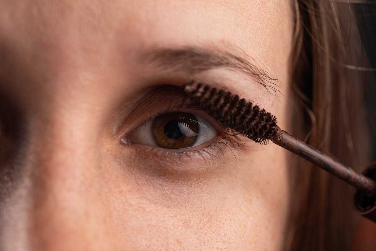 Why Your Lashes Are Brittle: The Science of Lash Recovery.